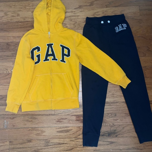 Boys XL GAP SWEATSUIT SET - Picture 3 of 4